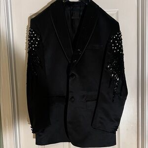 Luxurious Black Men's Blazer with Beaded Sleeves